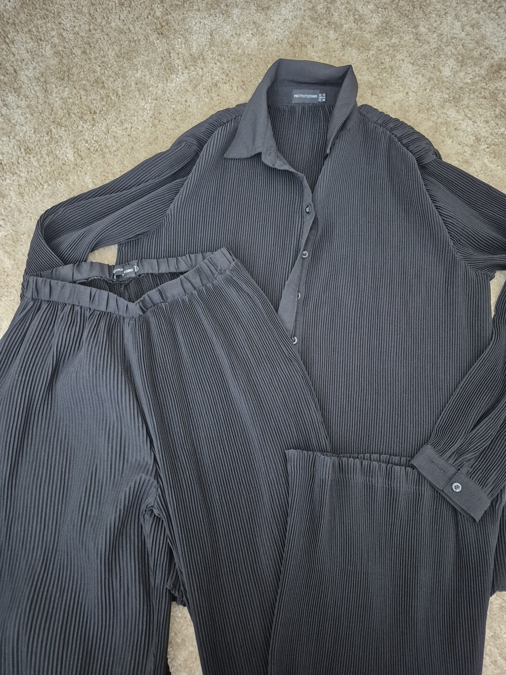 PrettyLittleThing Black Ribbed Button-Down Set - Picture 3 of 5